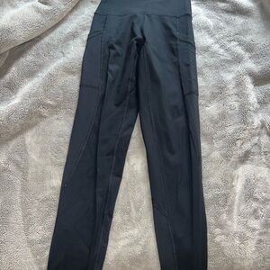 Offline by Aerie Leggings with pockets!!